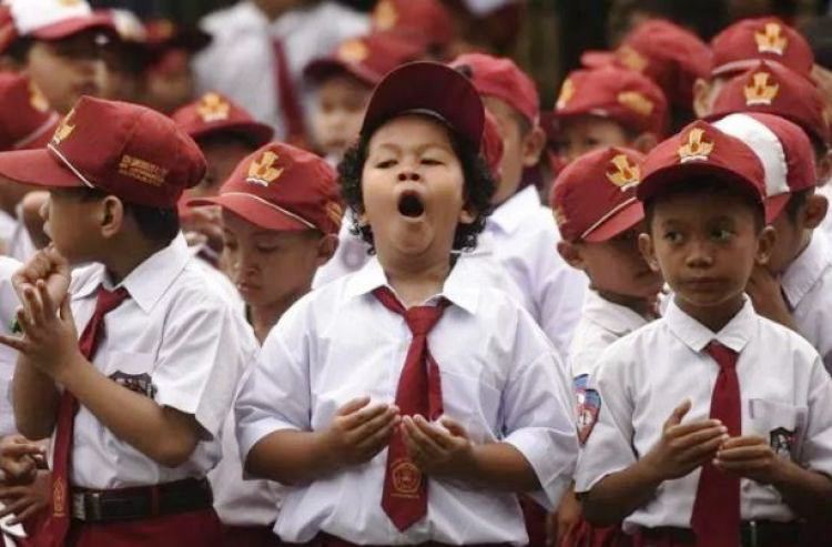 Mendikbud Sudah Teken Permen Sekolah 5 Hari, MUI: Ini Jadi Catatan Kelam bagi Pendidikan Islam