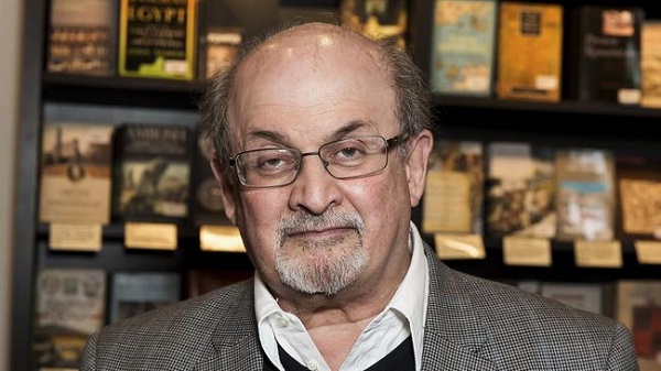 Penulis 'Satanic Verses' Salman  Rushdie Luka-luka Ditikam  di New York