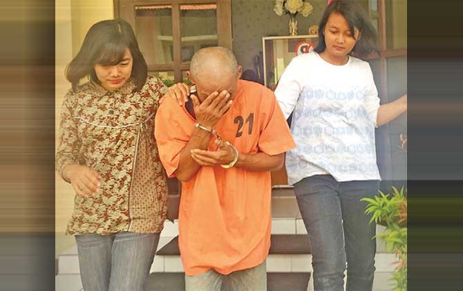 Astagaaa... Tak Kuat Tahan Birahi, Kakek Cabul Ini Perkosa Nenek Janda
