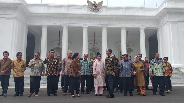 Purna Tugas, Jokowi-JK Foto Bersama Mentri Kabinet, 'Pak Sebelah Kanan Pak, Senyum Pak'