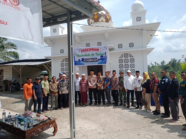 Kapolres Kuansing Resmikan Mushollah At-Taubah Polsek Pangean