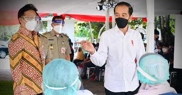 Presiden Jokowi Beri Tenggat Anies Capai Herd Immunity Jakarta  di Bulan Agustus
