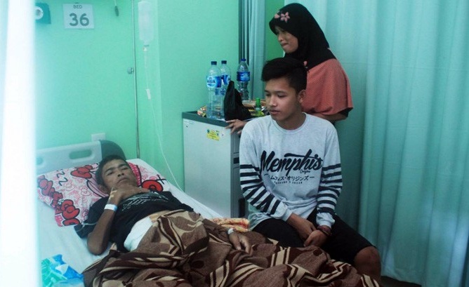 YA TUHANNN... Dua Bulan Makan Paku, Tukang Becak Terkapar di Rumah Sakit, Hasil Rontgennya Bikin Ngeri