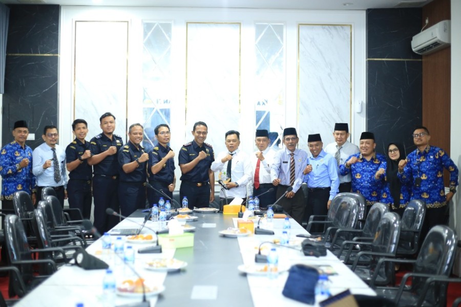 Bupati Asmar Gandeng Bea Cukai Bengkalis, Dorong Ekspor Sagu Meranti dan Solusi Panglong Arang