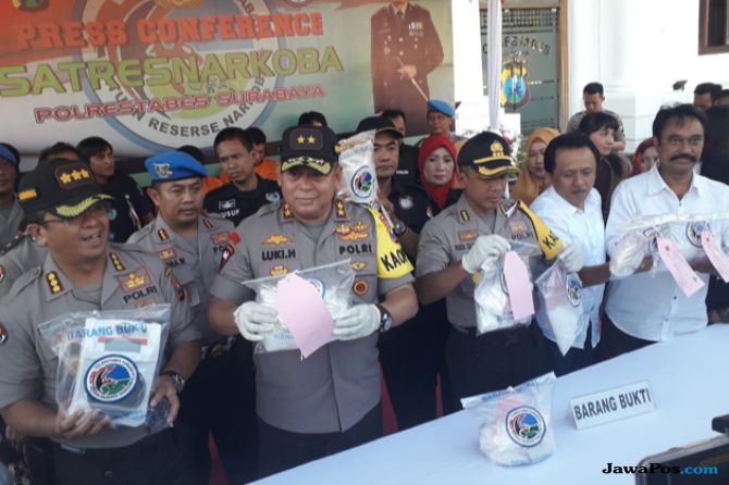 Sempat Transit di Riau, 6 Kg Sabu-sabu Asal Tiongkok Gagal Diedarkan di Surabaya