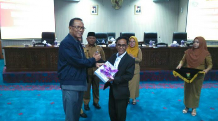 Bupati Azis Serahkan LKPJ 2017 kepada DPRD Kampar 