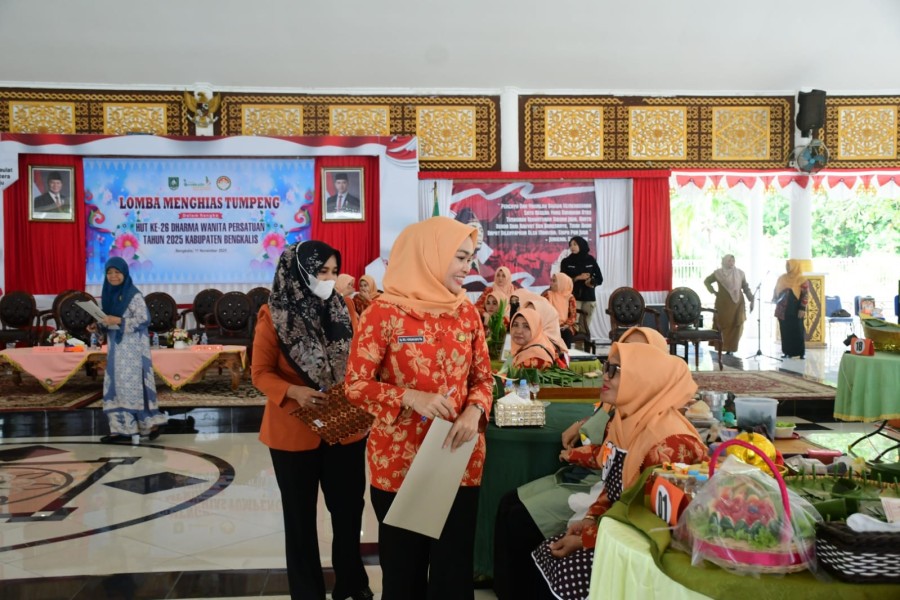 Dharma Wanita Persatuan Kabupaten Bengkalis Mulai Rangkaian HUT ke-26 dengan Lomba Hias Tumpeng