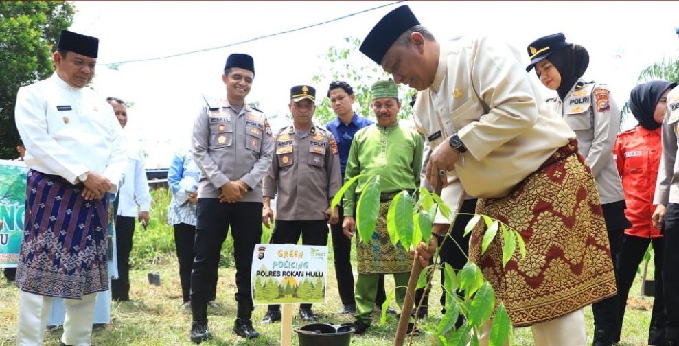 Pemkab dan Polres Rohul Gelar Penanaman Pohon di Komplek Pematang Baih