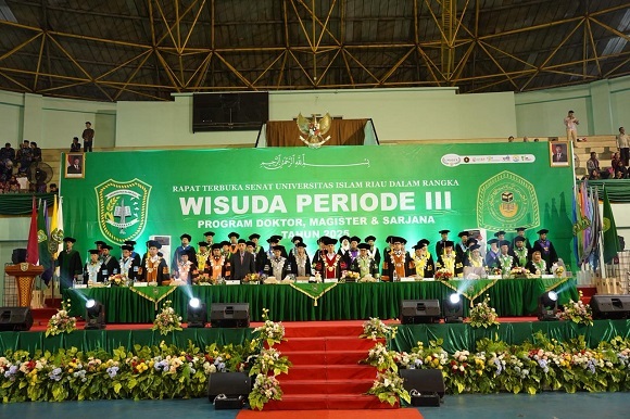 UIR Wisuda 2.563 Mahasiswa pada Periode III Tahun 2025