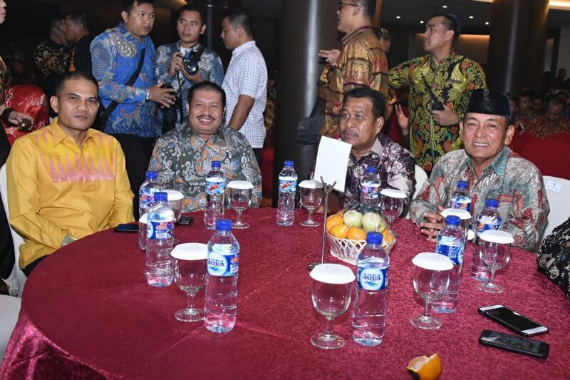 Bersama Kapolres Bengkalis, Bupati Amril Mukminin Hadiri Pisah Sambut Kapolda Riau  