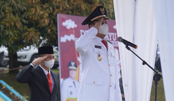 Suhardiman Amby Pimpin Upacara Peringatan HUT Ri Ke-76 di Lapangan Pemda