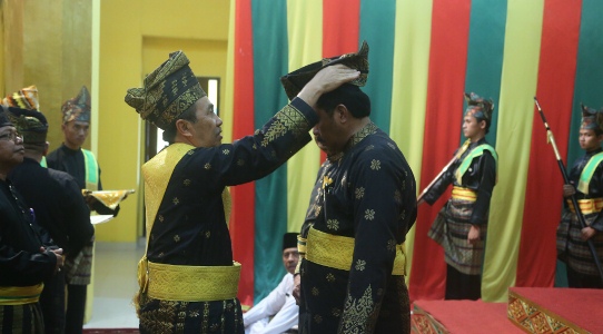 Gubernur Kepri Sandang Gelar Datuk Sri Kelana Setia oleh LAM Kabupaten Siak