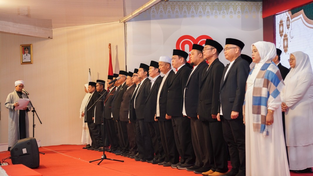 Resmi Dikukuhkan, Rektor UMRI Nahkodai Majelis Ulama Indonesia Riau 2025–2030