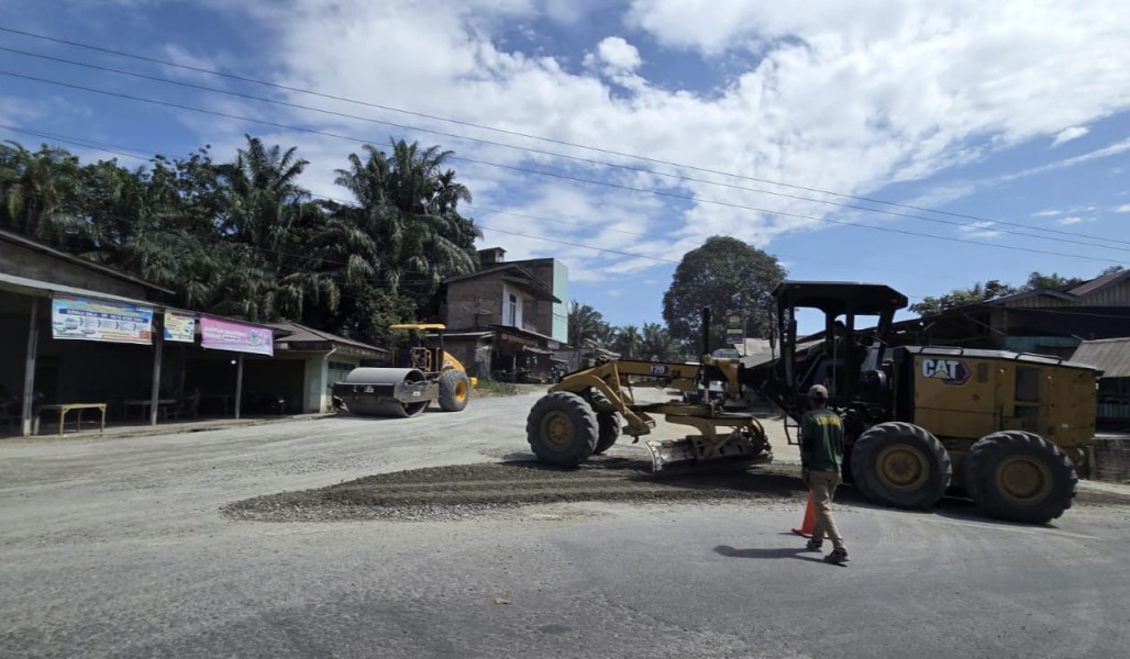 UPTJJ Wilayah VI PUPR Riau Gerak Cepat Menjaga Fungsional Ruas Jalan di Rohul