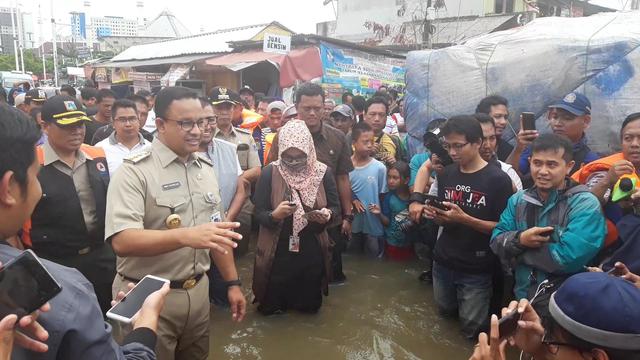 Siap Layani Korban Banjir, Anies: Butuh Apa pun Datang ke Kami