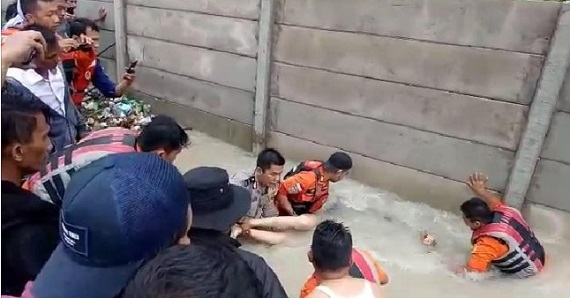 Tragis, Lepas dari Genggaman Suami, Pengantin Baru Meninggal Dunia Terseret Banjir