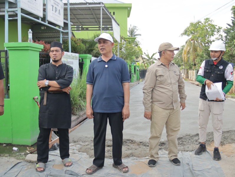 Bupati Herman Tinjau Pemeliharaan Jalan Trimas Lestari