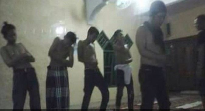 Astaghfirullah... 5 Pemuda Permainkan Shalat, MUI Minta Pelaku Ditangkap