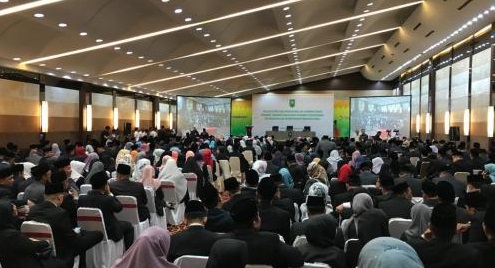 Pelantikan Pejabat Eselon III dan IV Pemporv Riau Molor Hampir Dua jam, Pegawai Resah...