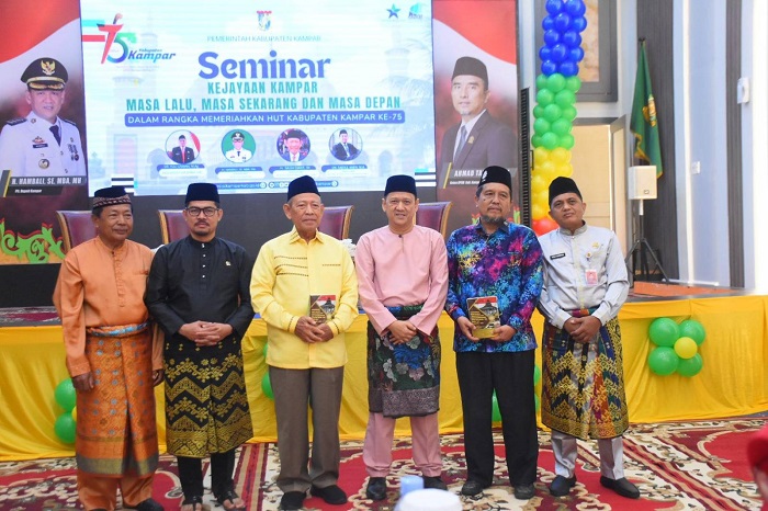 Pj Bupati Kampar Buka Secara Resmi Seminar Kejayaan Kampar Dalam Rangka Hari Jadi Ke-75