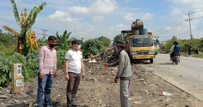 Jadi Tempat Buang  Sampah Ilegal, DLHK Bersihkan Kawasan Siak 2 dan Rajawali Sakti