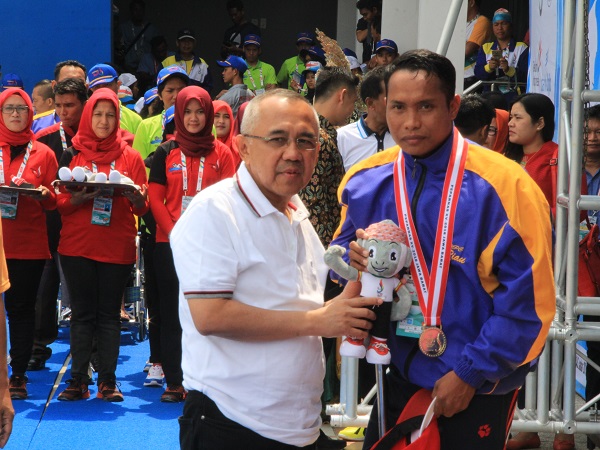Pagi Ini, Jaelani Rebut Emas dan Pecahkan Rekor Paralimpin Cabang Renang