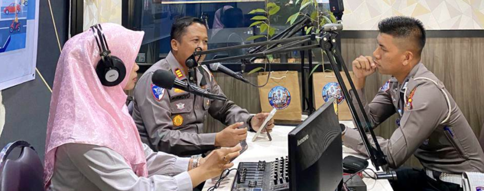 Lewat OBRAL Kuansing FM, Satlantas Polres Kuansing Kedepankan Edukasi Lalu Lintas Humanis