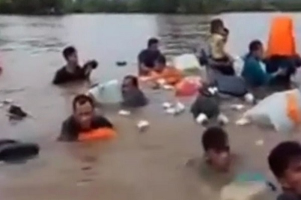 Kapal Tenggelam di Sungai Indragiri, 22 Penumpangnya Berhasil Diselamatkan