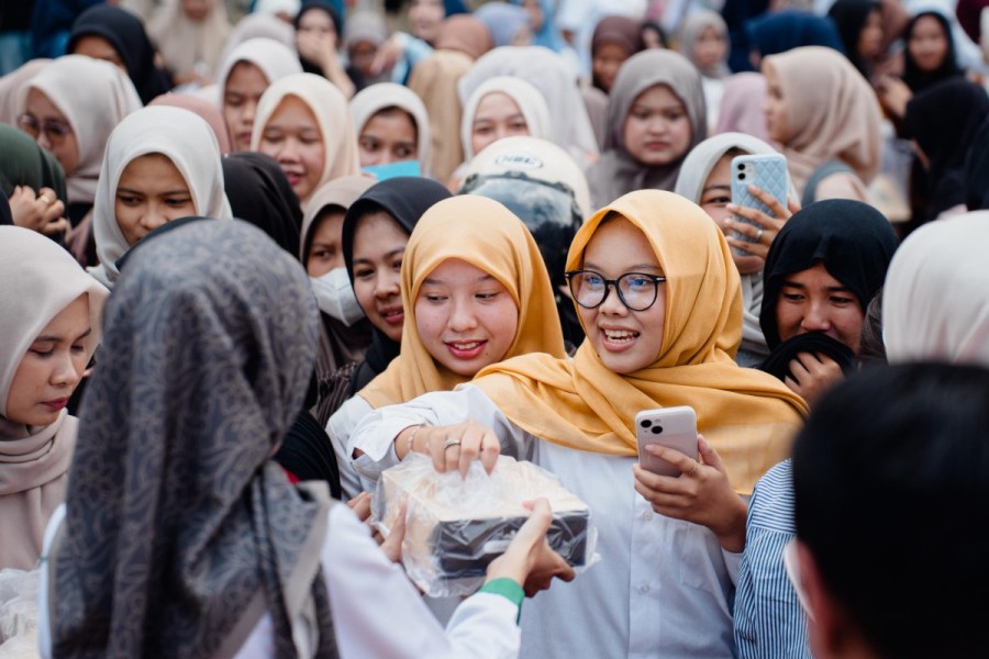 Wujud Kepedulian di Bulan Ramadhan, UIR berbagai 1100 Paket Berbuka Puasa dan Takjil