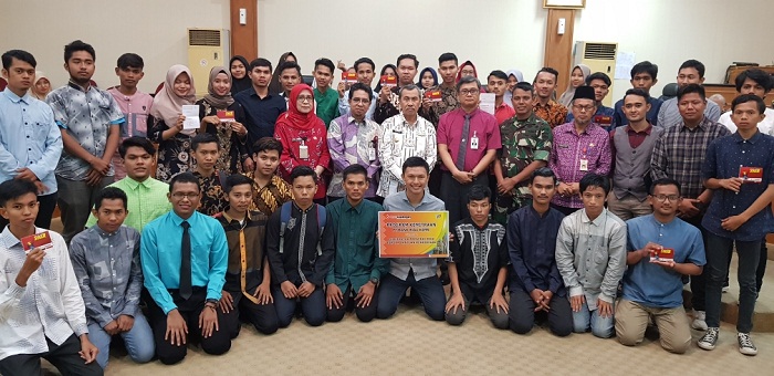 Bank Riau Kepri Serahkan CSR Berupa Beasiswa ke Luar Negeri kepada YAPARI