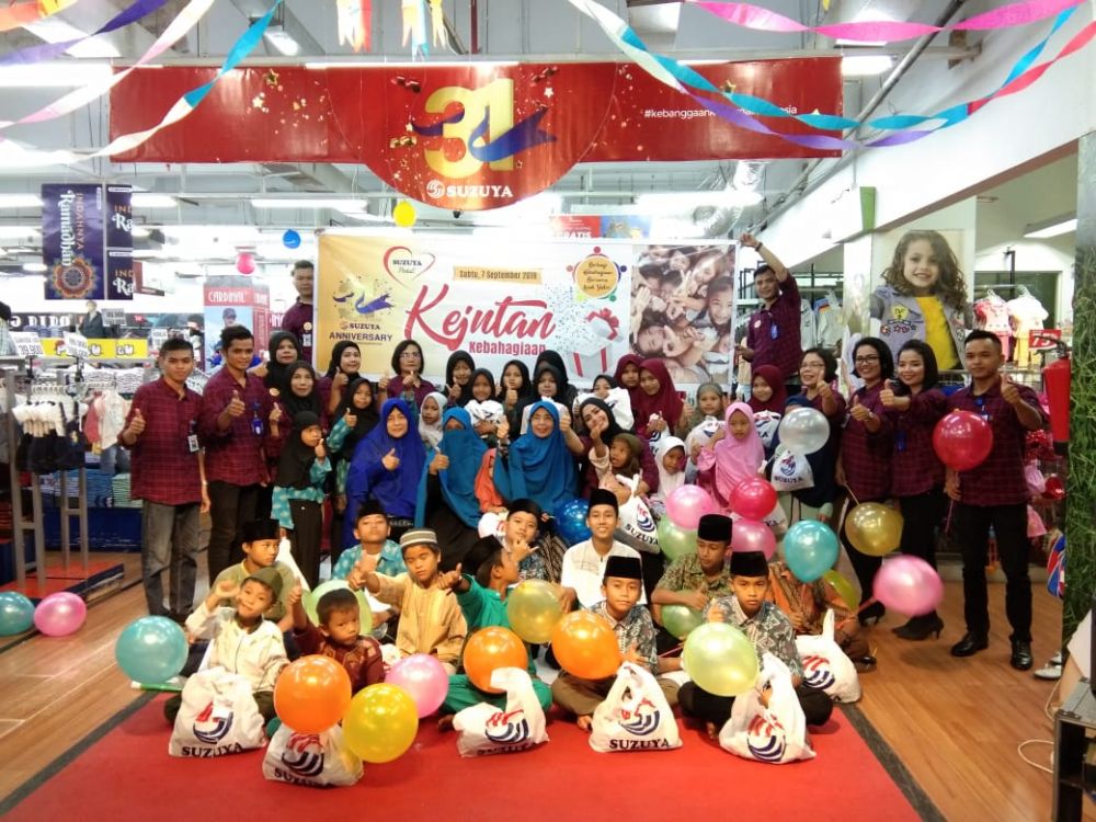 Rayakan Hari Jadi, Suzuya Pekanbaru Adakan Belanja Bersama Anak Yatim