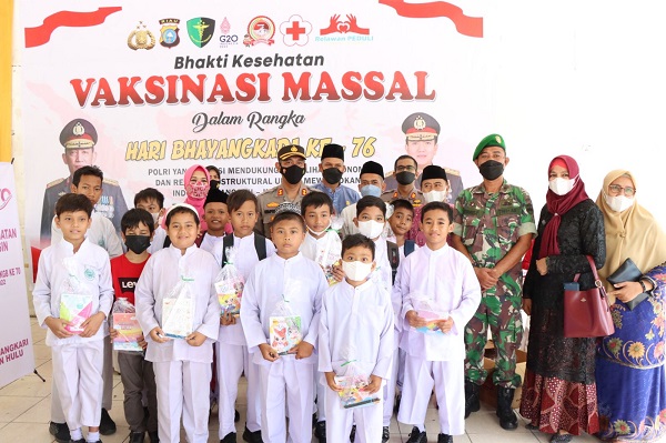 Kapolres Rohul Tinjau Bhakti Kesehatan Vaksinisasi Massal