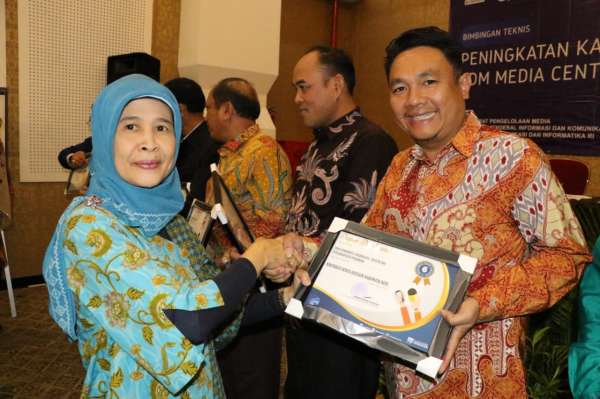 Kominfo Pekanbaru Raih Penghargaan Pengelola Media Center Teraktif di Indonesia