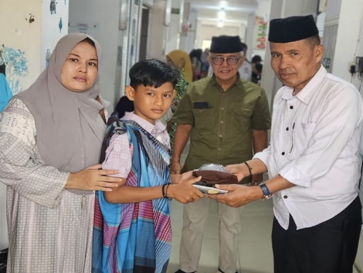 IDI dan Baznas Kampar Gelar Khitanan Massal Bagi Anak Kurang Mampu di Puskesmas