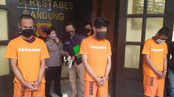 Ferdian Paleka Soal Prank Sembako Sampah: Bulan Ramadhan, Waria Enggak Boleh Ada
