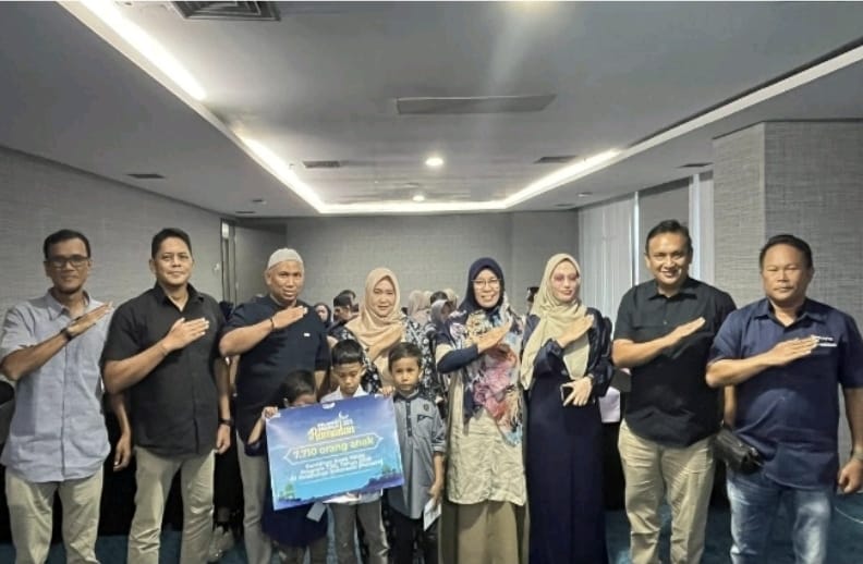 Pelindo Regional 1 Pekanbaru Serahkan Santunan kepasa 120 Anak Yatim Dalam rangka
