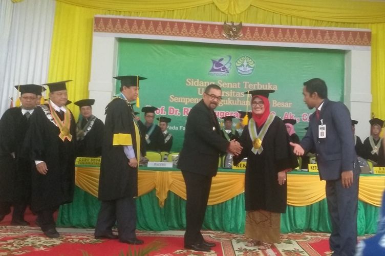 Wagubri Edy Natar Hadiri Pengukuhan Guru Besar Unri