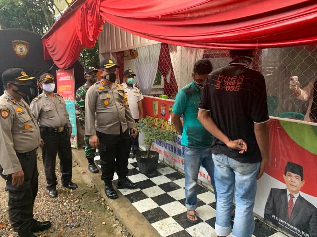 Kapolres Kuansing Tinjau Pos Cek Point Kasang di Kuantan Mudik