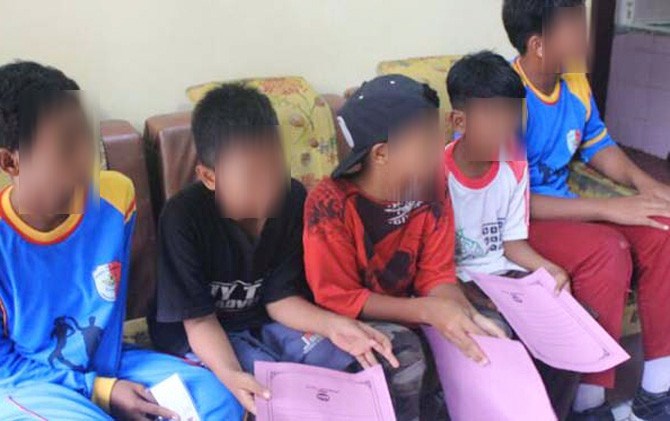 Astaghfirullah... Niat Tawuran, Bocah SD Bawa Samurai dan Gergaji Es