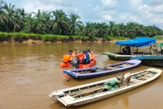 Mandi di Sungai Cenaku, Remaja 13 Tahun Tenggelam