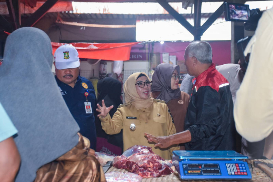 Wakil Bupati Misharti Tinjau Pasar Kuok Jelang Ramadhan