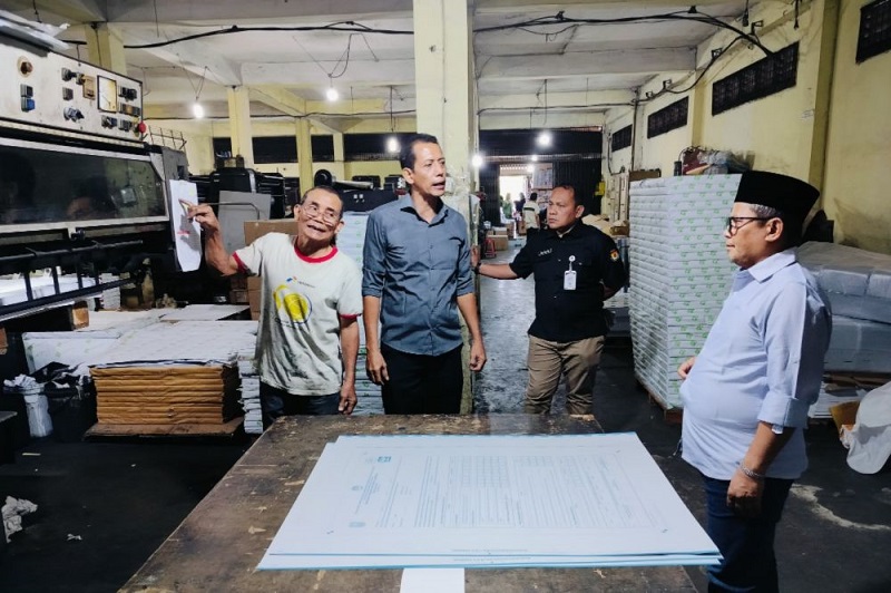 KPU Riau: Sebagian Logistik Pilgub Riau Sudah Tiba Kabupaten Kota