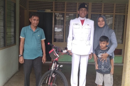 Begini Perhatian yang Diberikan Bupati Kampar untuk Aditya Firdika