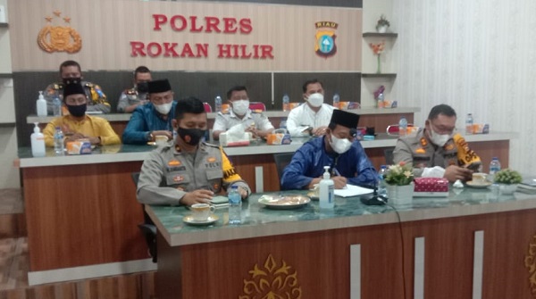 Antisipasi Covid-19 Selama Libur Nataru, Kapolres dan Wakil Bupati Rokan Hilir Video Conference dengan Kapolri