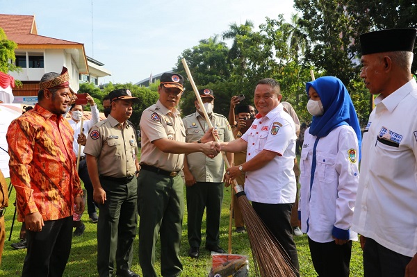 Pj Wali Kota Bersama Elemen Masyarakat  Deklarasi Pekanbaru Bebas Sampah Tahun 2022