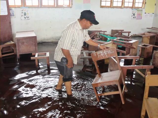 Sekolah Terendam Banjir, Ratusan Siswa SD di Rohil Diliburkan