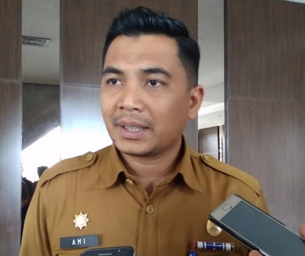 Pemko Pekanbaru Bentuk Tim Penertiban Tiang Reklame Ilegal