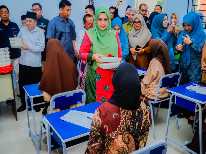 Ketua TP PKK Riau Lakukan Simulasi Program Makan Bergizi dan Gratis di Kabupaten Kampar