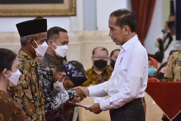 Jokowi: Pak Menteri, Jangan Diberi Ampun Yang Namanya Mafia Tanah!