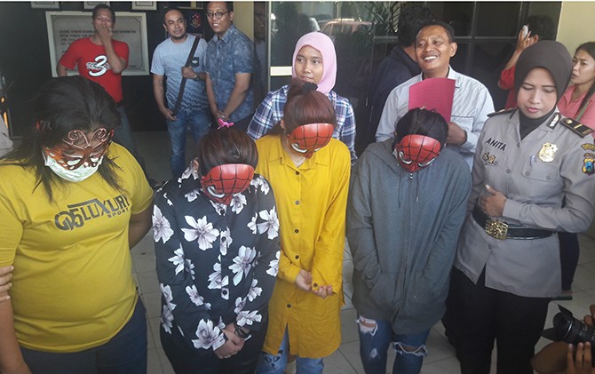 ALAHMAK...Ini Pengakuan Mucikari Cewek Bokingan Lintas Provinsi, 'Ceweknya Harus Cantik, Pelanggan Wajib Pakai Kondom'